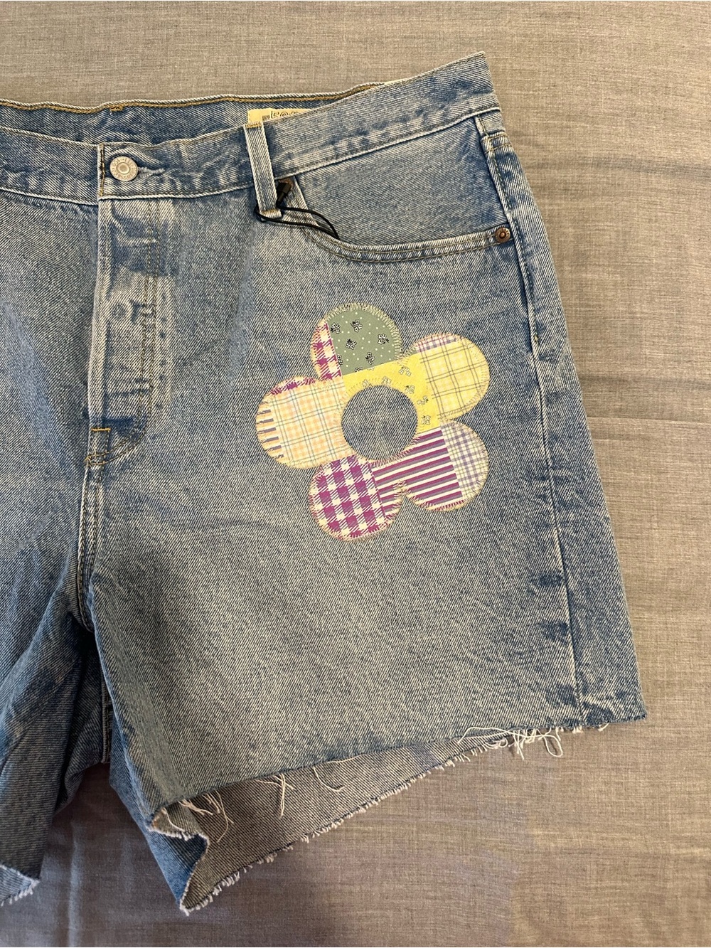 Levi's Light Blue Denim Shorts with Multicolor Flower Patches - Picture 5 of 13